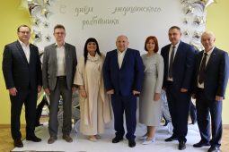 Сотрудники Курской областной больницы получили награды