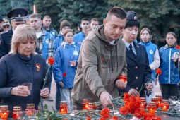 В Курске прошла акция «Свеча памяти»