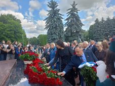 В Курске состоялась торжественная церемония, посвящённая Дню памяти и скорби