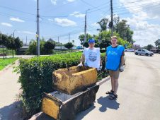 В Курске в реке Тускарь выловили холодильник