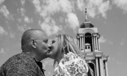 Курян приглашают побороться за романтическое путешествие на двоих