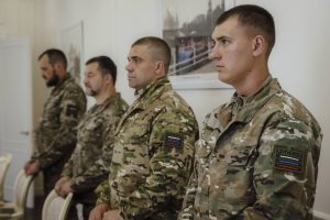 Добровольцам вручили награды