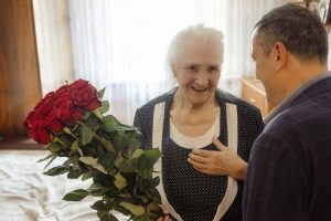 Разменяла век