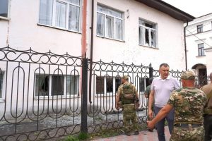 Украинский беспилотник ударил по центру Рыльска Курской области