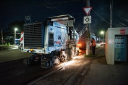 В Курске начали ремонтировать дорогу на Льговском повороте