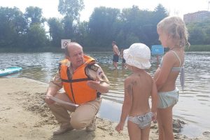 С 1 июня курские спасатели вывели с пляжей 370 детей, отдыхавших без родителей