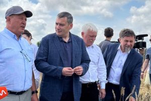 Александр Хинштейн запустил зерноуборочную компанию в Курчатовском районе