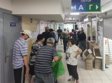 В Курске за гумпомощью на Центральный рынок ежедневно приходят до 700 человек