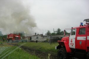 В Курске из-за утеплителя горел частный дом