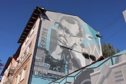 В Курске на улице Ленина завершают ремонт фасадов