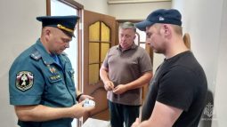 Дома многодетных курян оснащают самосрабатывающими огнетушителями