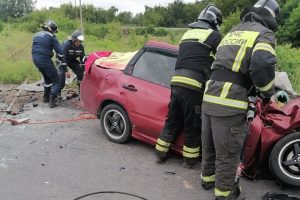 В Курчатове Курской области легковушка попала под тепловоз