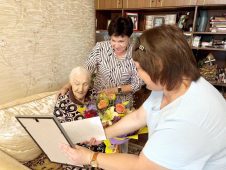 Президент Владимир Путин поздравил курянку со столетним юбилеем