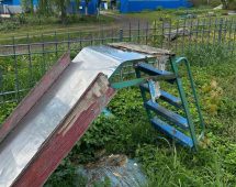 В Курской области прокуратура через суд требует ремонта детских площадок
