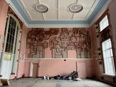 Александр Хинштейн рассказал подробности о преображении вокзала в Курске