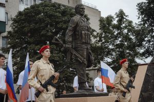 В Фатеже открыли народный мемориал