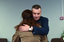 Александр Хинштейн встретился с родственниками погибших на пляже курян