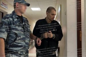 Курянину, зарезавшему бабушку и брата, назначили 19 лет строгого режима