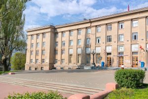 Посылки на фронт в приоритете