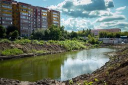 В Курске в сквере на улице Студенческой начали формировать береговую линию