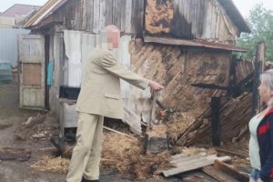 Курянин хотел отомстить знакомой за ссору и поджёг её дом