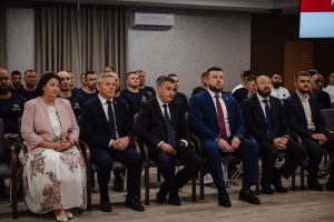 Герои садятся за парты