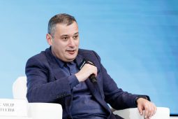 В Москве состоялась встреча Александра Хинштейна с участниками  программы «Время Героев»