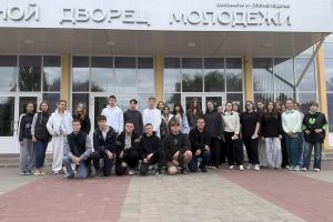 На других посмотреть, себя показать