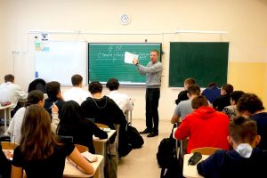 Что в имени твоём: в России появился совет по защите чести и достоинства педагогов