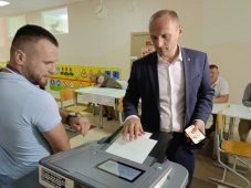 И. о. главы Курска проголосовал на выборах губернатора