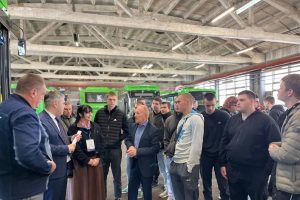 Молодые куряне примерили профессию водителя «Волгабаса»