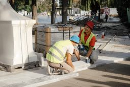 Хинштейн проверил ход реконструкции Детского парка в Курске