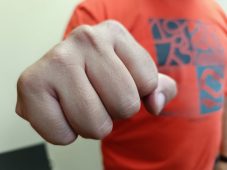 В Курске осудили мужчину, который напал на собственную бабушку