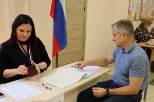 Врио председателя курского правительства проголосовал на выборах губернатора