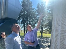 В Поныровском районе капитально обновили памятный знак прославленной стрелковой дивизии