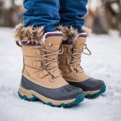 Житель Курчатова украл детскую обувь из пункта выдачи