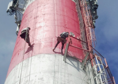 В центре Курска обновляют полосатую трубу ТЭЦ-4