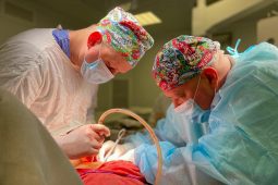 В Курском онкоцентре спасли трех пациенток, удалив опухоли весом до 15 килограммов