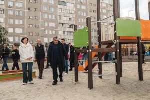 Мокрый песок мешает гулять