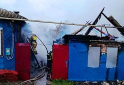 В Курской области горел дом семьи с восьмью детьми