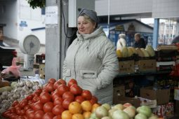 В Курске проходит заключительная плодоовощная ярмарка