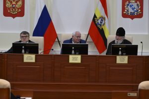 В Курской областной Думе обсудили духовно-нравственные ориентиры современного общества