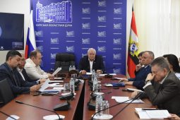 Депутаты обсудили введение в Курской области автоматизированной упрощенной системы налогообложения