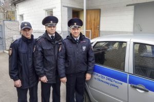 Пропавшую спасли из болота