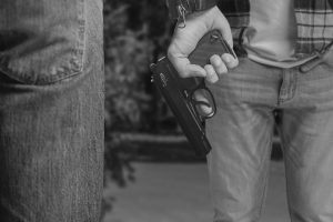 Любовный треугольник вылился в стрельбу