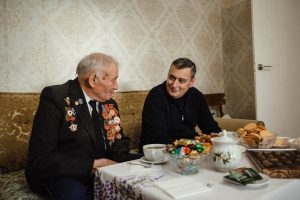 Губернатор Курской области поздравил ветерана Великой Отечественной войны с 95-летием