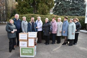 Партийцы передали бойцам медикаменты и средства гигиены