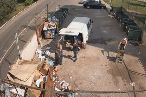 Нарушители попали на камеры