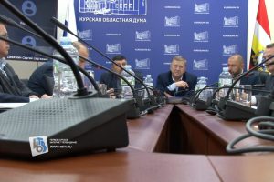 Депутаты Курской облдумы задали острые вопросы членам регионального кабмина
