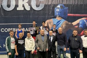 Курские боксёры взяли три золота в Москве и прошли на первенство России